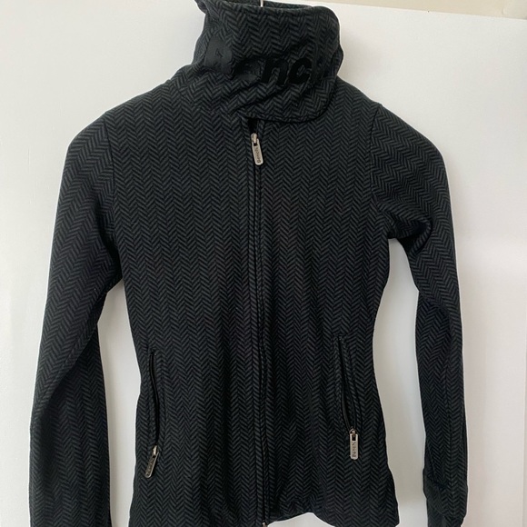 Grey/black herringbone with scarf Velcro collar - Picture 2 of 2